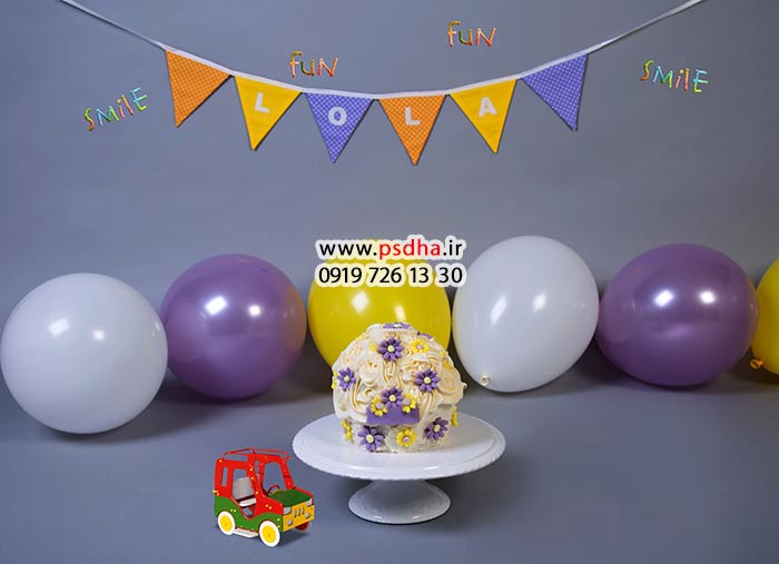 بک گراند ساده با دکور اسباب بازی