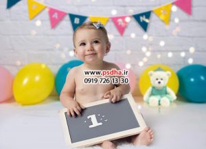 بک گراند ساده با دکور اسباب بازی