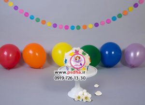 بک گراند ساده با دکور اسباب بازی