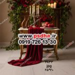 بکگراند یلدا با دکور میز چوبی ، رومیزی قرمز